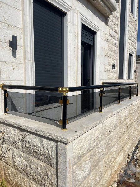 ترس مع اعمدة ومسكة