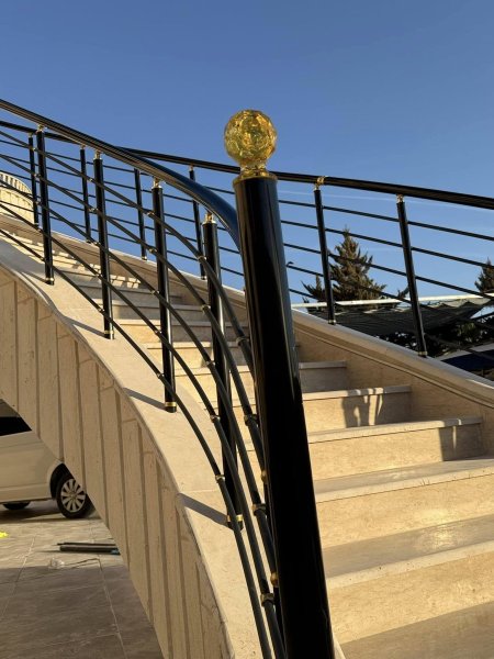 درابزين المنيوم سادة لون اسود