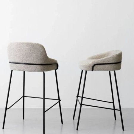 كرسي بار بتصميم مميز